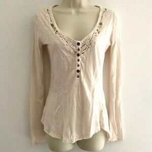 Free People XS We the Free distressed ivory henley top with crochet lace details